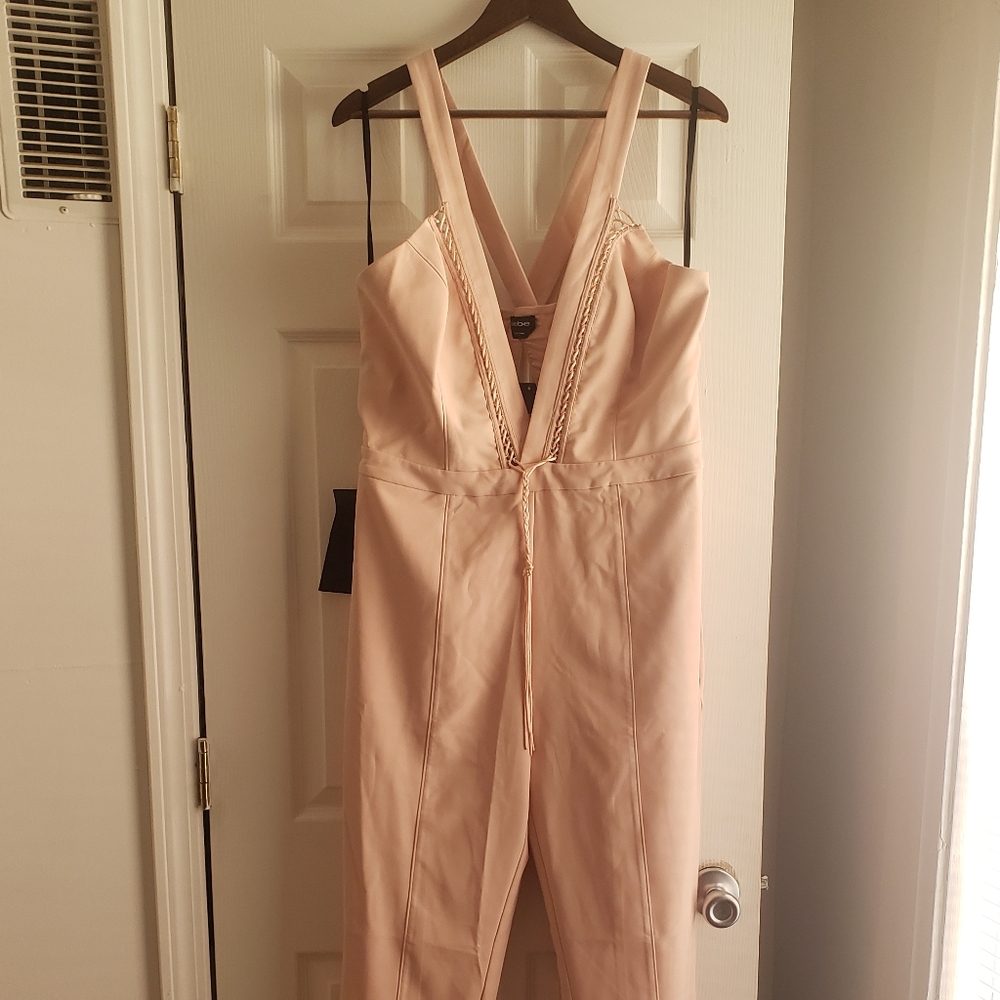 Bebe bnwt blush pink jumpsuit deep v neck 14